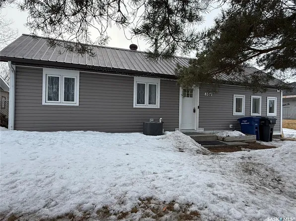 804 6TH STREET W, Nipawin, SK S0E 1E0