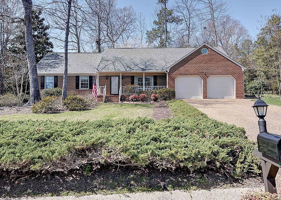 1st image of 204 Old Carriage Way