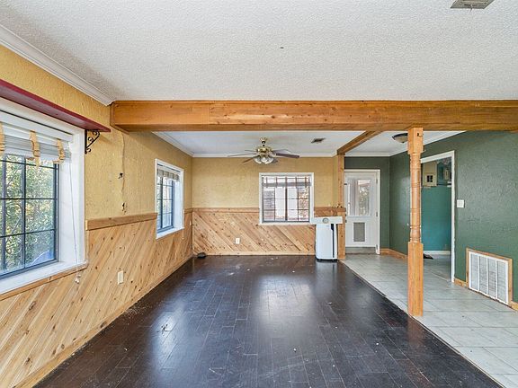 2nd image of 105 Air Force St
