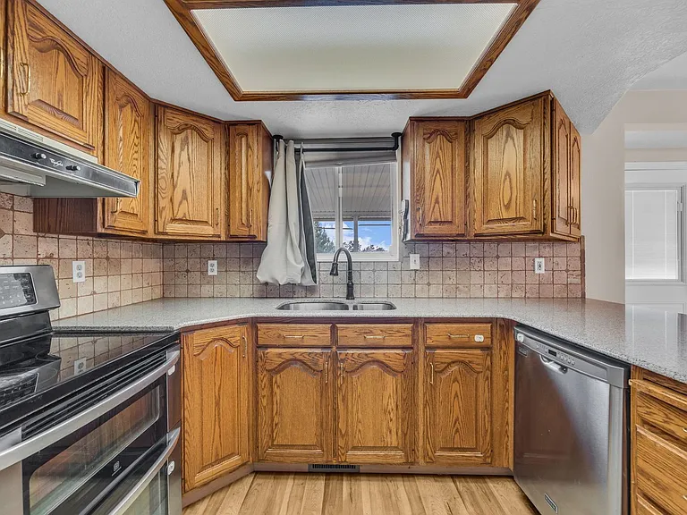 567 N Allanwood Pl — Photo 11