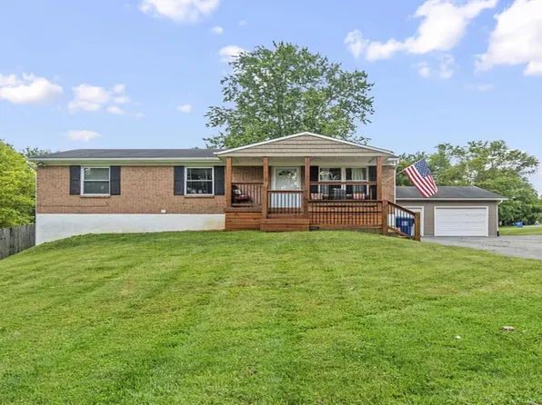 6806 Village Green Blvd, Pewee Valley, KY 40056