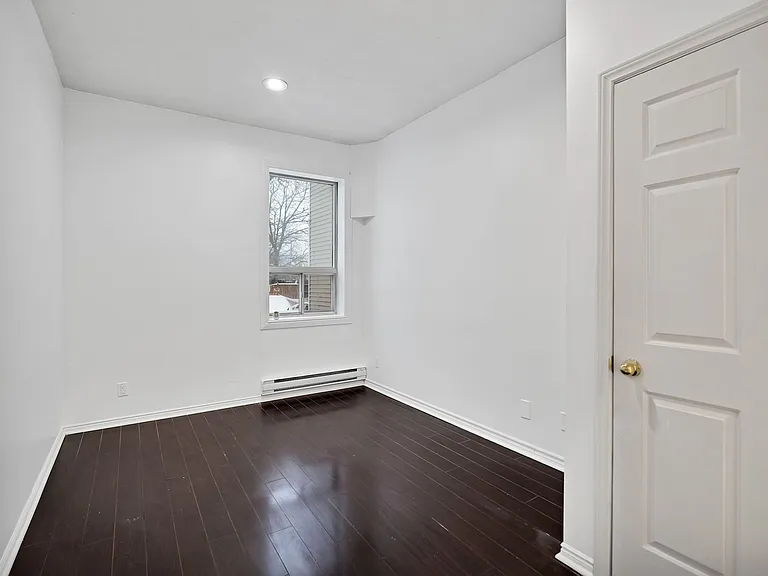 3 Spencer Ave — Photo 8