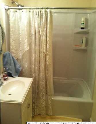 4th image of 850 Howard Ave APT Ld
