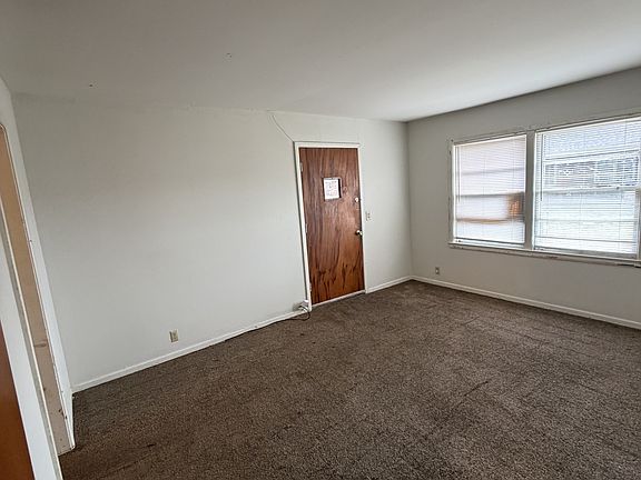 2nd image of 922 S San Pablo Ln