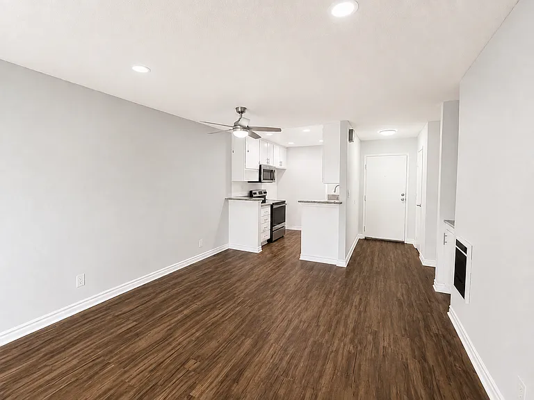 Woodbriar Apartments — Photo 41