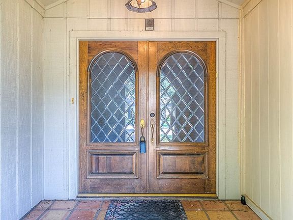 5th image of 3025 Alta Vista Ln