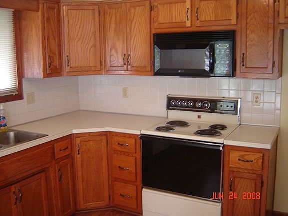 Eat in Kitchen with Pergo wood flooring