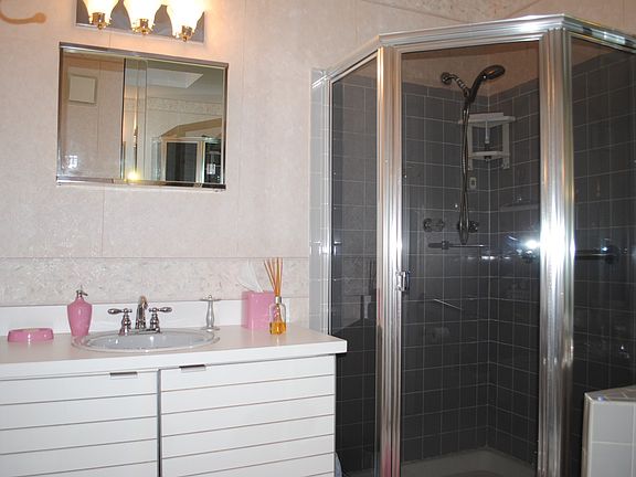 5th image of 71 Gina Ct