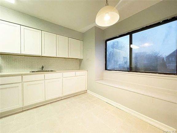 5th image of 81 Arthur Ct