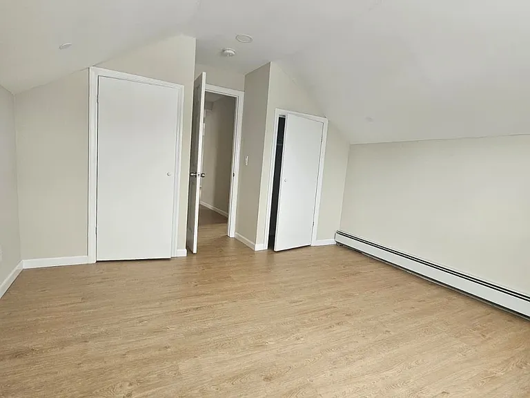 20 Monroe St #3 — Photo 9