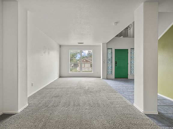 4th image of 15714 Knollcircle