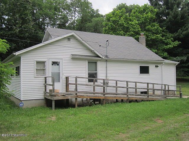 2nd image of 16752 Ten Mile Rd