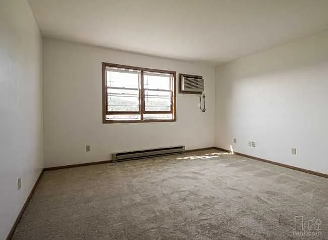 Country View Apartments — Photo 8