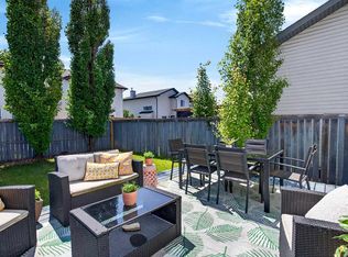 66 N Canoe Close SW, Airdrie, AB T4B 2N4