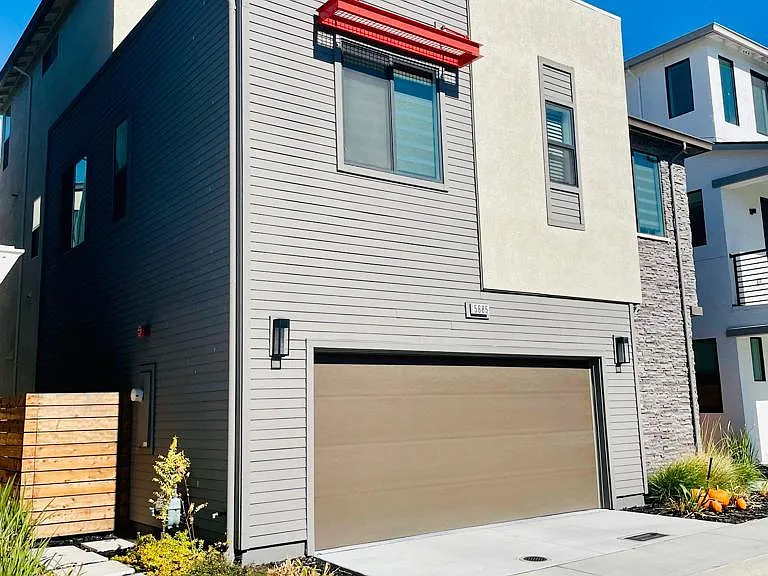 5685 Mulholland Ave — Photo 3