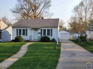 3119 SW Dorr St, Topeka, KS 66604