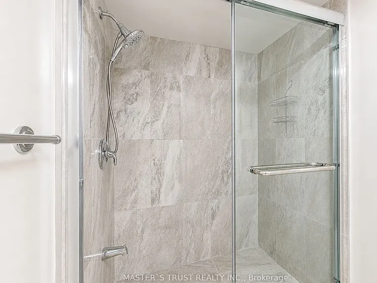 117 Gerrard St E #413 — Photo 16