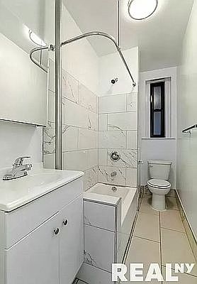 5th image of 160 Waverly Pl APT 12B