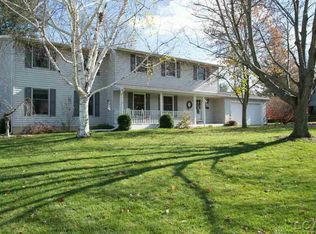 1420 Meadowview Ct, Adrian, MI 49221