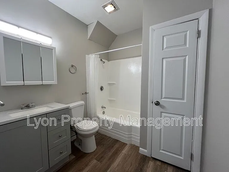14 Smith St #5 — Photo 5