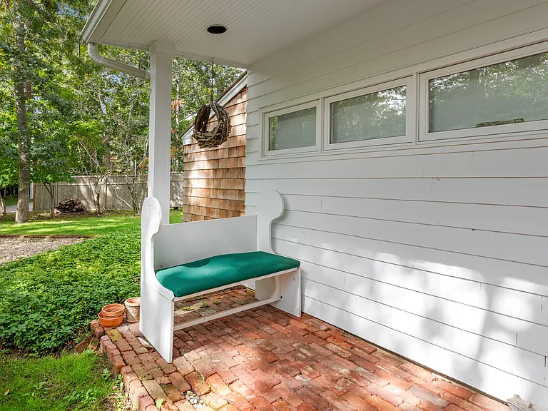 197 Hog Creek Rd — Photo 2