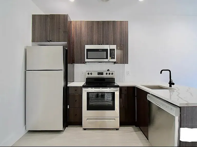 1483 Jefferson Ave #6 — Photo 7