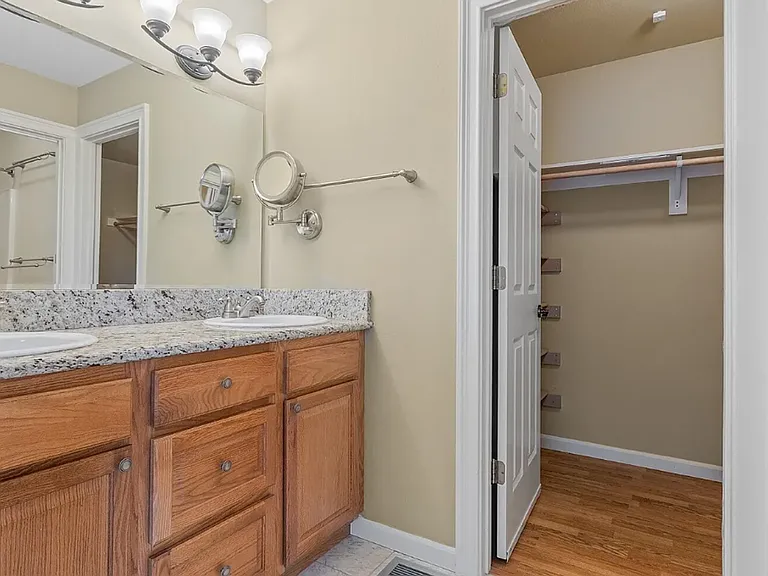 33003 G Pl — Photo 17