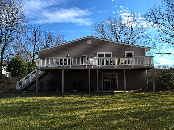2nd image of 6627 Old Barn Cir