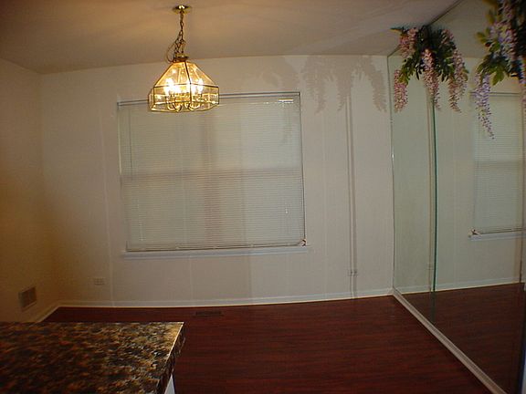 3rd image of 1375 E Baronet Ln