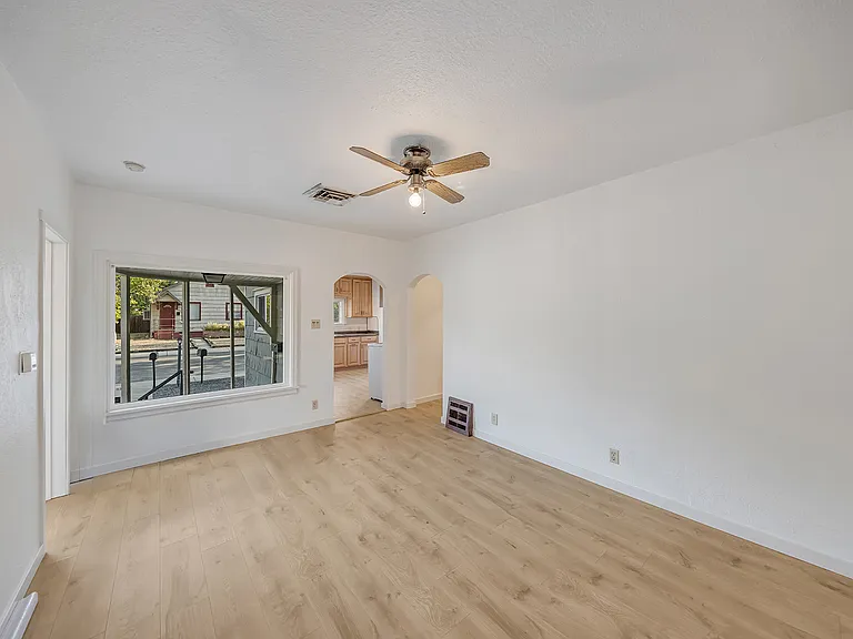 1445 Texas Ave #1 — Photo 2