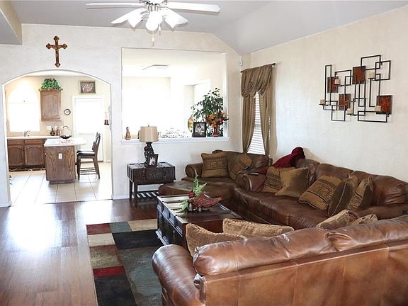 3rd image of 8816 Viridian Ln