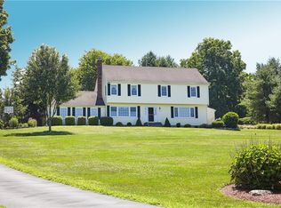 21 Hundred Acres Rd, Newtown, CT 06470