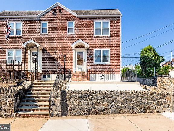 2nd image of 1516 Linden St