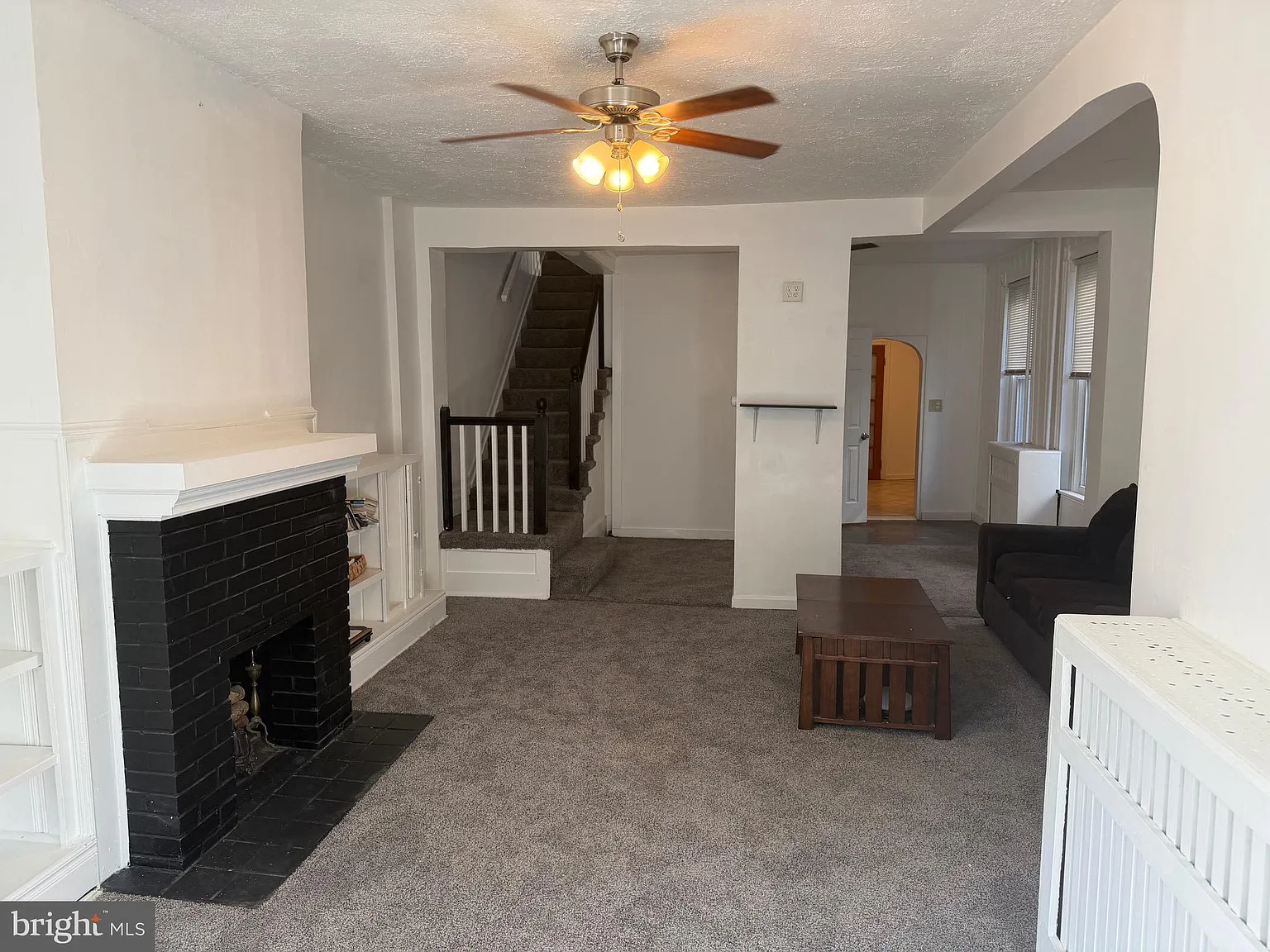 4 bed, 1.5 bath, 1995 sqft, $4,500 — Photo 3