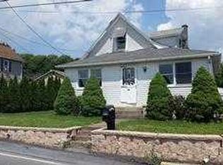 65 Friedenstahl Ave, Nazareth, PA 18064