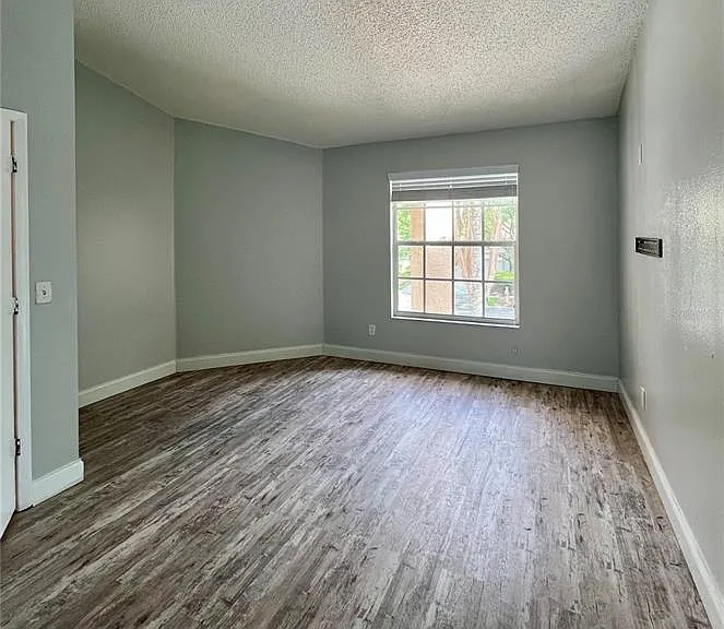 9318 Heritage Oak Ct — Photo 35