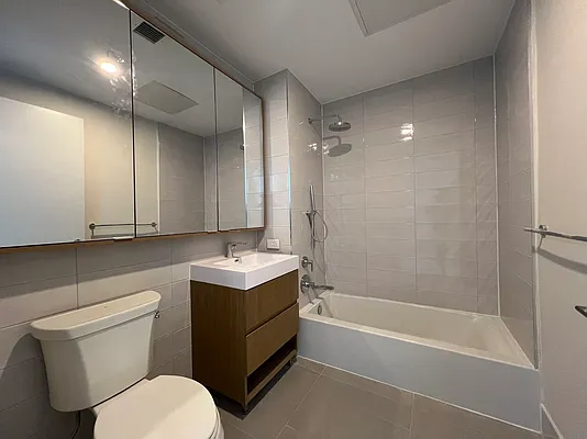 Rented by E Realty International Corp | media 4