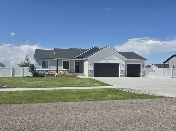 5059 E Allcott Dr, Iona, ID 83427