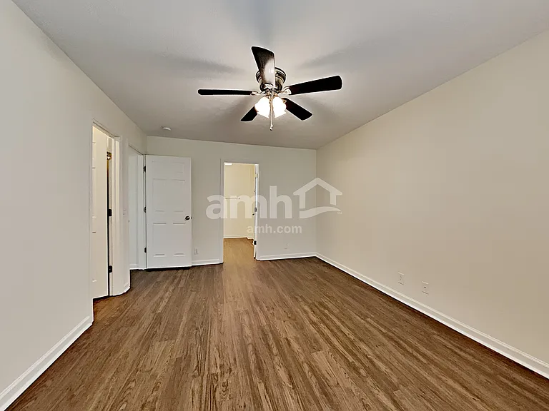 916 Springs Hill Way — Photo 20