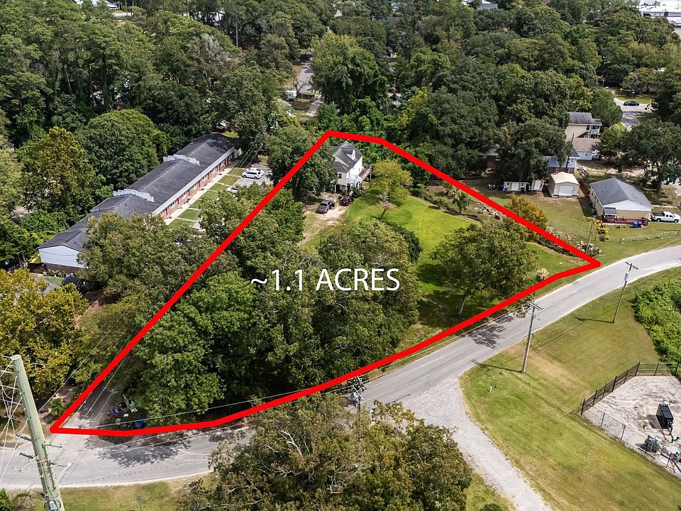 1st image of 904 3rd Ave. N