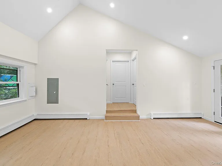241 Pawnee Ave — Photo 8