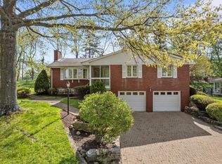 418 Englewood Dr, Pittsburgh, PA