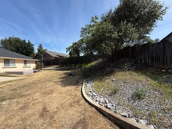 3790 Greenhaven Ln — Photo 9