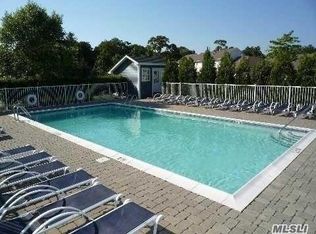 27 Blueberry Cmns, Riverhead, NY 11901