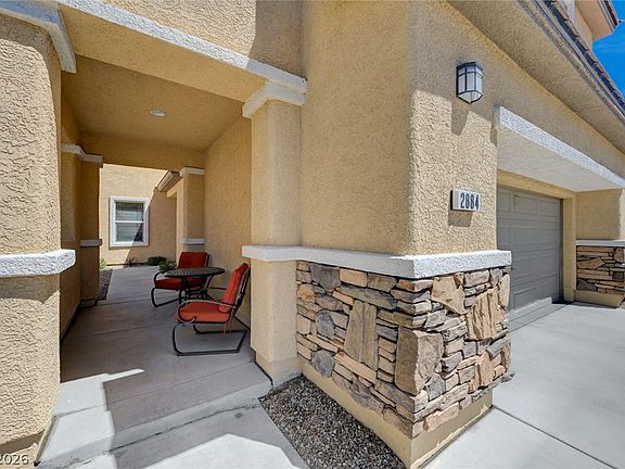 3rd image of 2884 Strathallan Ave