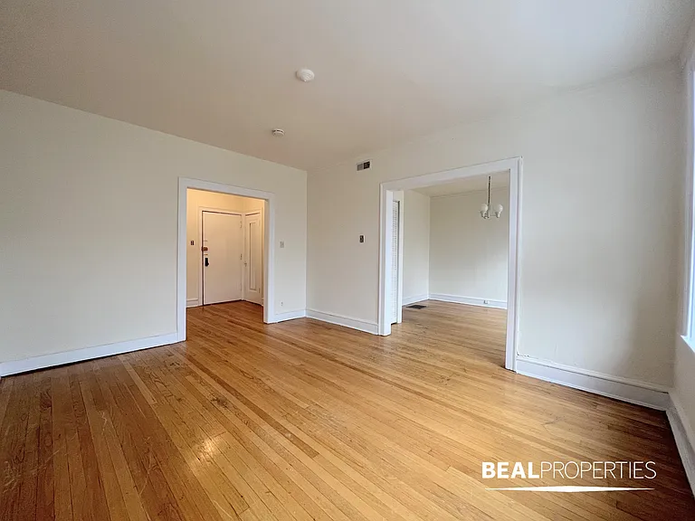 1444-50 W Byron St — Photo 6