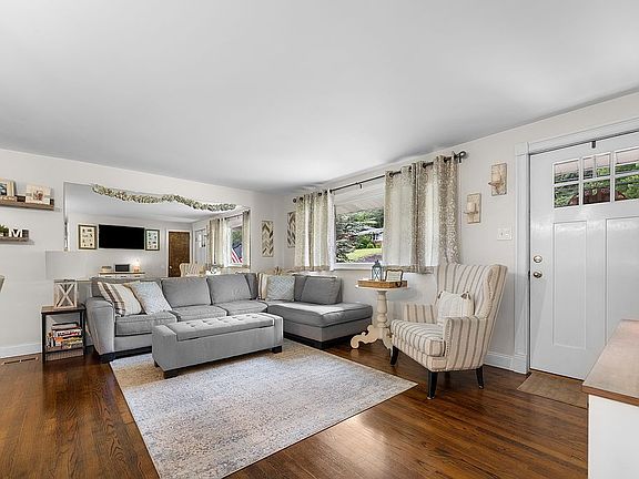 4th image of 433 Arbor Ln