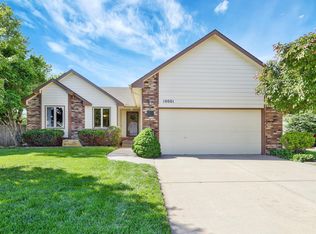 10001 W Chartwell Cir, Wichita, KS 67205