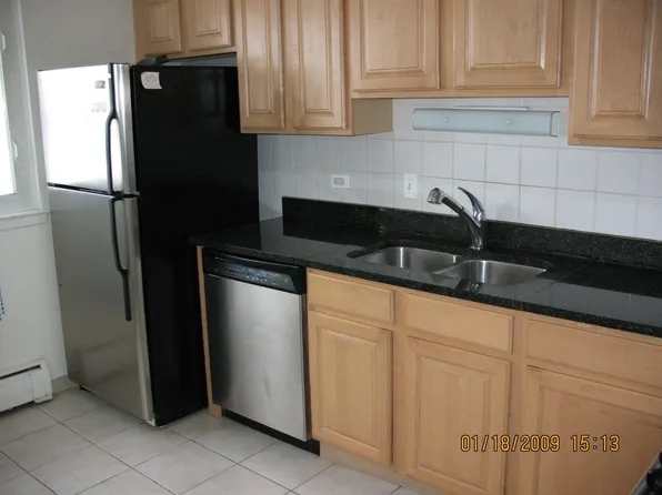 117 Boardwalk St #3, Elk Grove Village, IL 60007