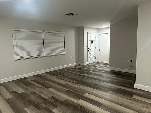 5th image of 2247 Sugarbush Dr